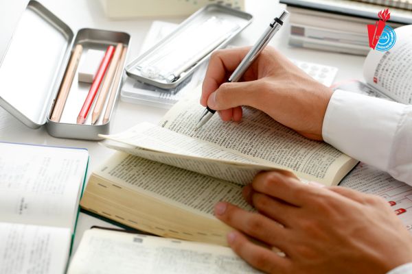 Đào tạo trực tuyến Luật kinh tế học những gì?