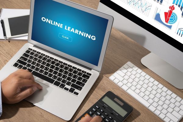 Vì sao hệ đào tạo từ xa là hình thức học tập của thời kỳ 4.0?
