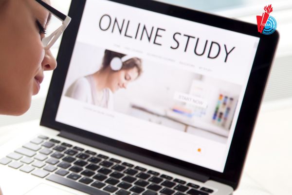 Đại học từ xa ngành Ngôn ngữ Anh là gì?