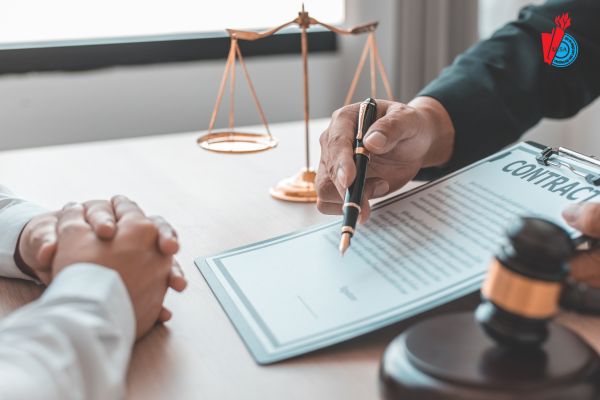 Tốt nghiệp Đại học trực tuyến ngành Luật kinh tế ra trường làm gì?