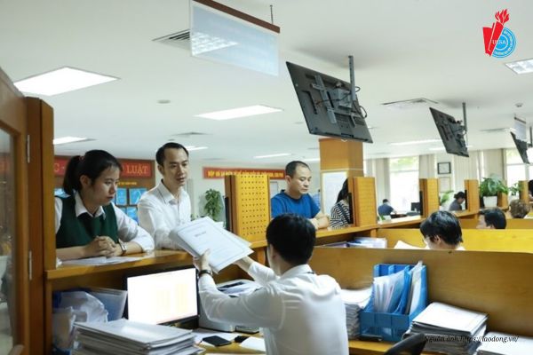 Cán bộ công tác xã hội tại địa phương