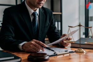 nganh luat kinh te hoc trương nao de vua uy tin, de xin viec