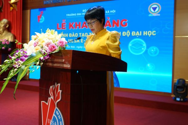 Tiến sĩ Nguyễn Thị Giáng Hương - Trưởng ban Đào tạo từ xa
