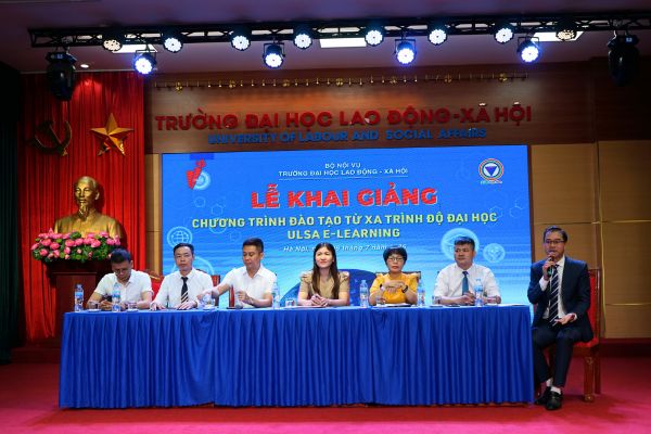 Đọa tàm chia sẻ, giải đáp thắc về chương trình học từ xa