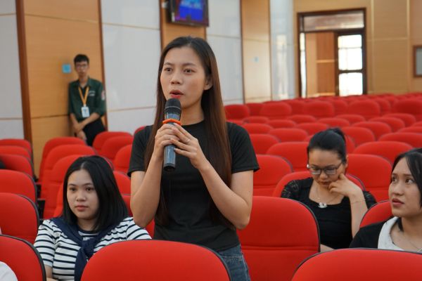 Học viên khoa Công tác xã hội hỏi đáp về chương trình học