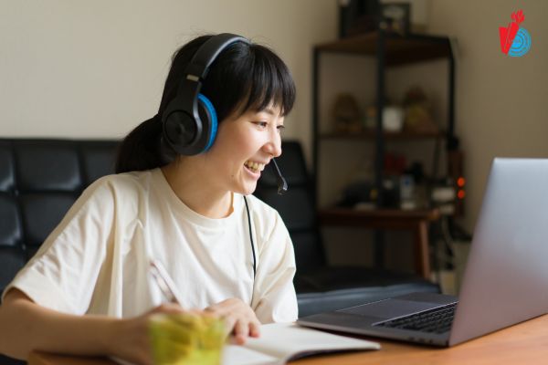 Có nên học ngành ngôn ngữ Anh theo hình thức đào tạo trực tuyến?