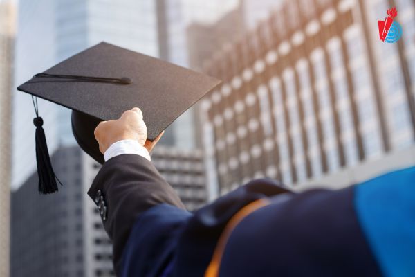Học đại học trực tuyến cho người đi làm nên chọn trường nào chất lượng tốt và hiệu quả hiện nay?