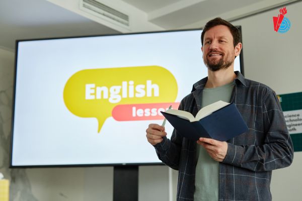 Sinh viên tốt nghiệp ngành ngôn ngữ Anh có thể làm giáo viên dạy được ở đâu?