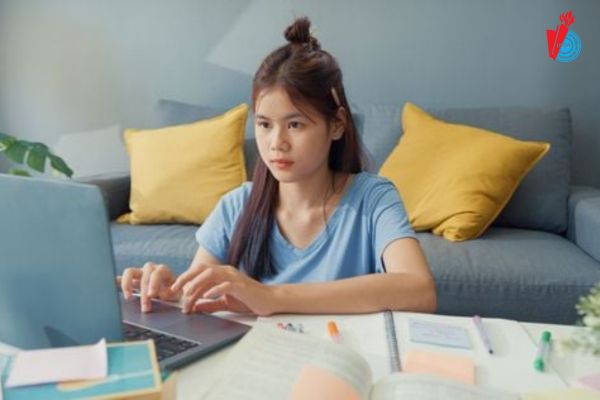 Chia sẻ 6 kinh nghiệm học đại học từ xa hiệu quả từ những người thành công