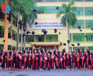 Hoc-phi-dai-hoc-tu-xa-lao-dong-xa-hoi