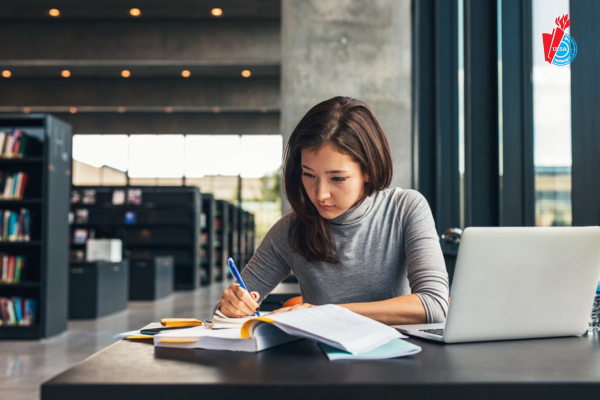 Bang-dai-hoc-tu-xa-cho-nguoi-di-lam